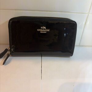 Coach Black Patent Leather Zip Around Wristlet Wallet